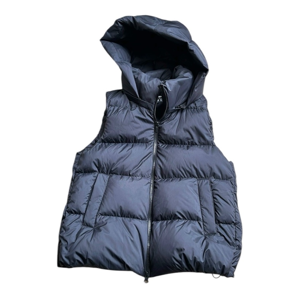 Uniqlo Women's Ultra Light Down Hooded Vest in Black, Size XS